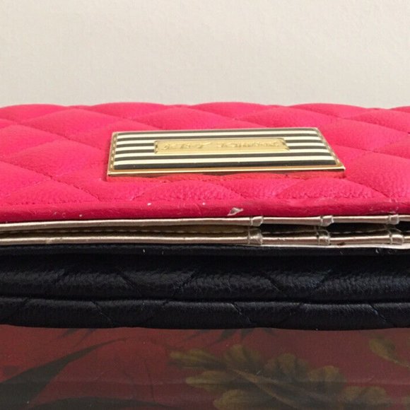 Betsey Johnson Quilted Pink Crossbody Bag - Picture 3 of 6